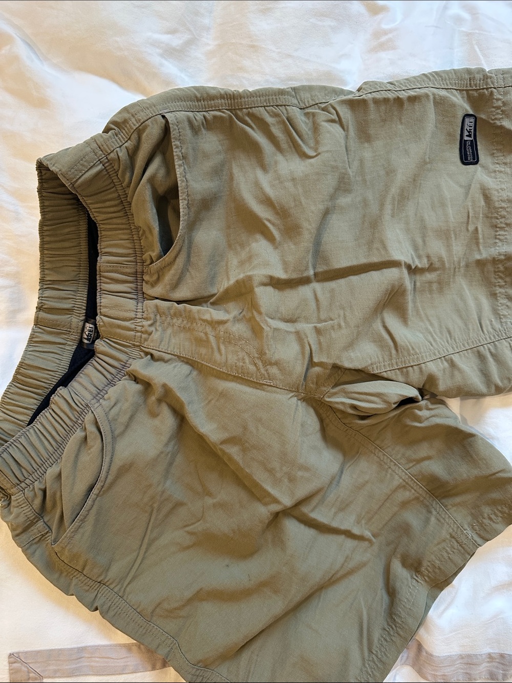 REI Men's Olive/Tan Elastic-Waist Outdoor Shorts